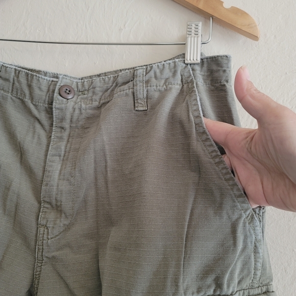 RE/DONE Originals, Distressed Cargo Pant, Army Green, Size 28 - Picture 5 of 15